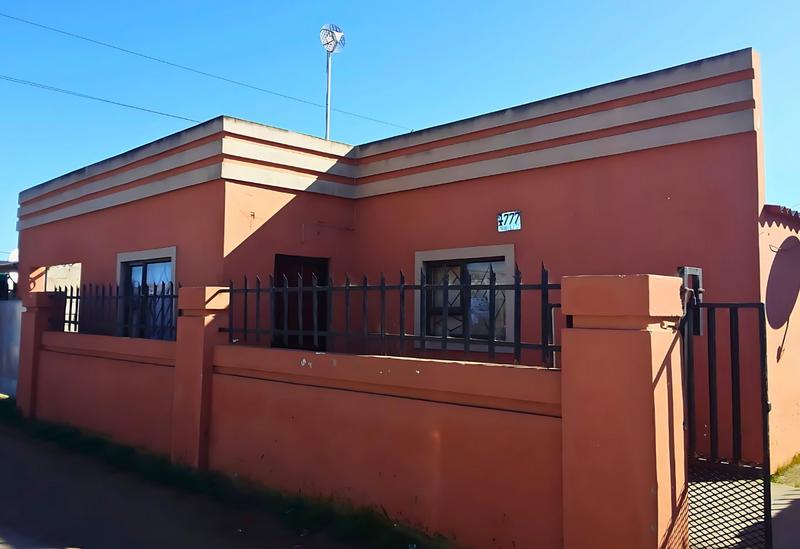 4 Bedroom Property for Sale in Kwanonqaba Western Cape